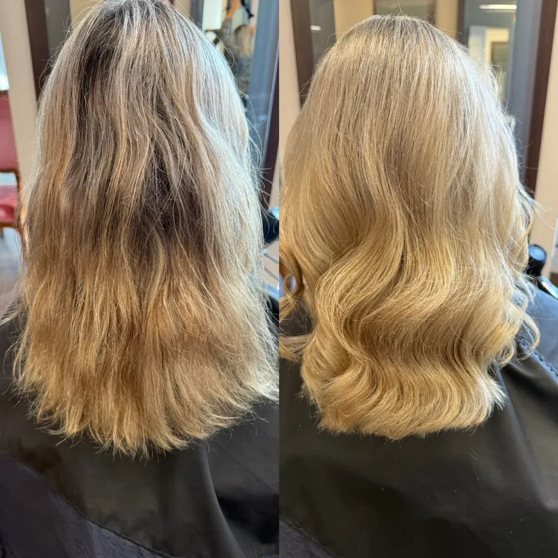 Vorher und nachher: strähniges Blond mit dunklem Ansatz wird zu glänzendem Goldblond mit Wellen
