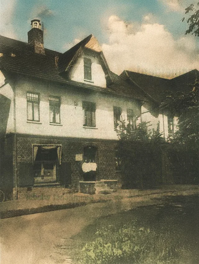 Historische Außenaufnahme von Salon Thies in Zeven