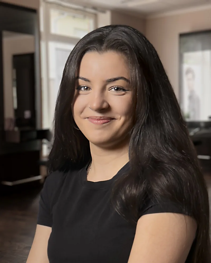 Valerie, Friseurin bei Salon Thies in Zeven